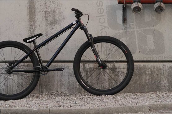 dirtbike kaufen dirt jumper online slopestyle bike mountainbike pumptrack lukas knopf audi nines bikepark